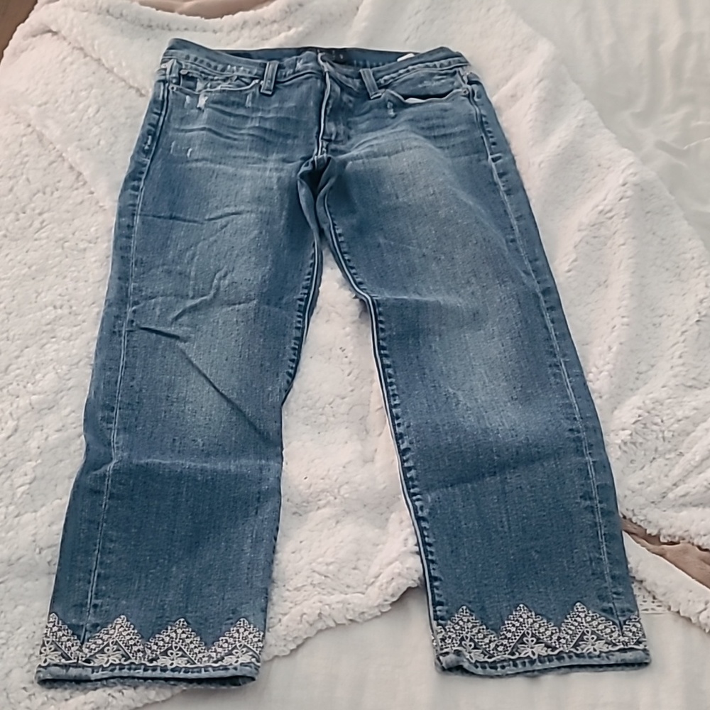 Lucky brand lace sweet cropped jeans